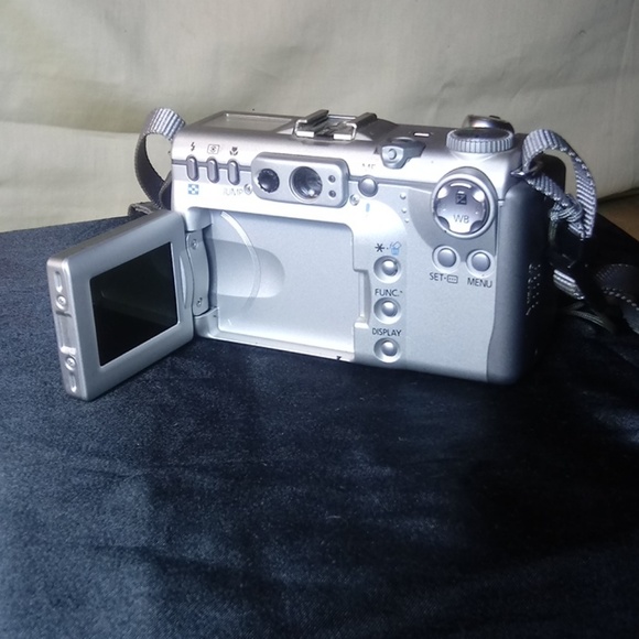 Canon Video Camera.. - Picture 2 of 3